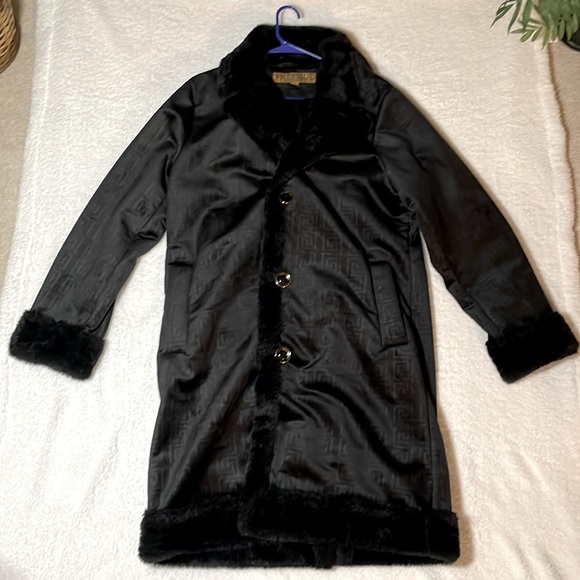 Prestige Original long black Faux Fur coat with designer pattern. Like New CLEAN - Picture 1 of 14